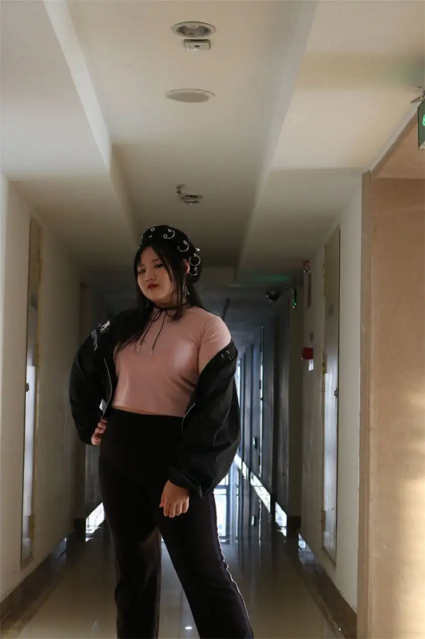 素人私房 极品国模 S4143  106P