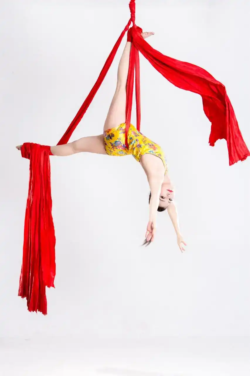 素人私访 极品国模 S4917   本套30P