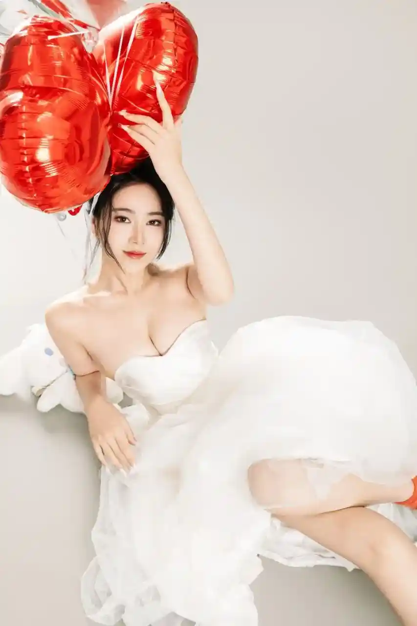 素人私访 极品国模 S4921   本套80P