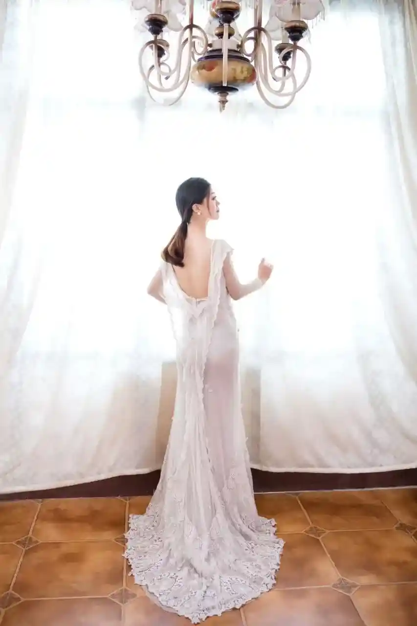 素人私访 极品国模 S4943   本套68P