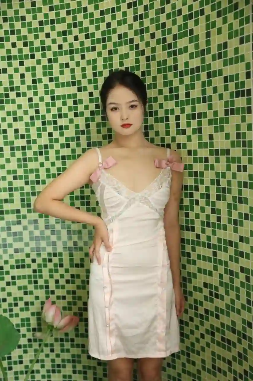 素人私房 极品国模 S4406  183P 1V