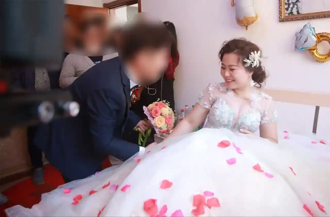 素人私访 新娘婚礼 H4035  300P