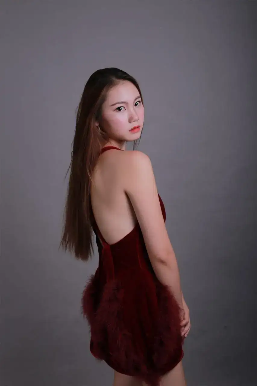 素人私访 极品国模 S4950   本套159P