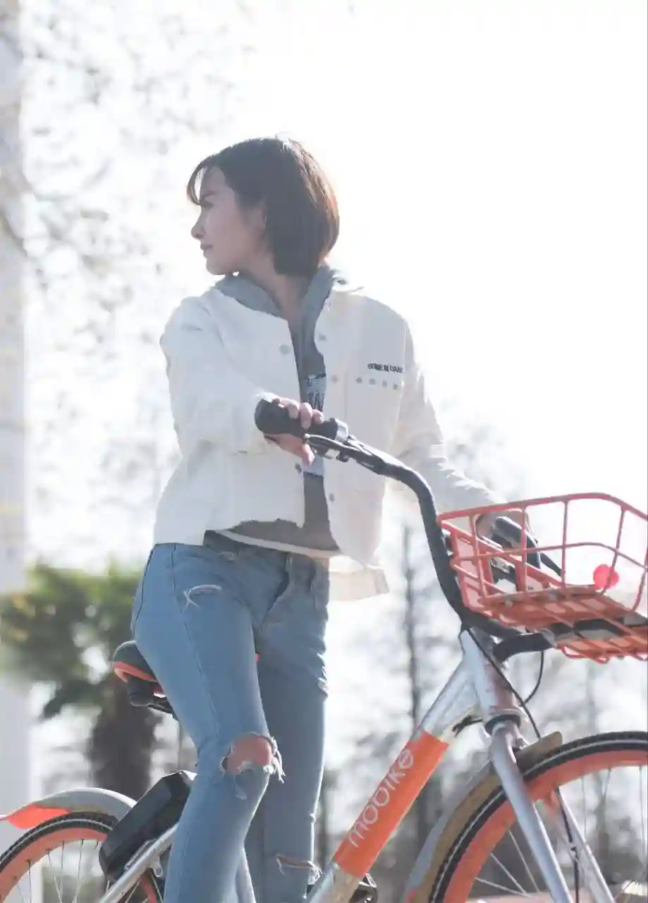 素人私访 极品国模 S4835  本套98P