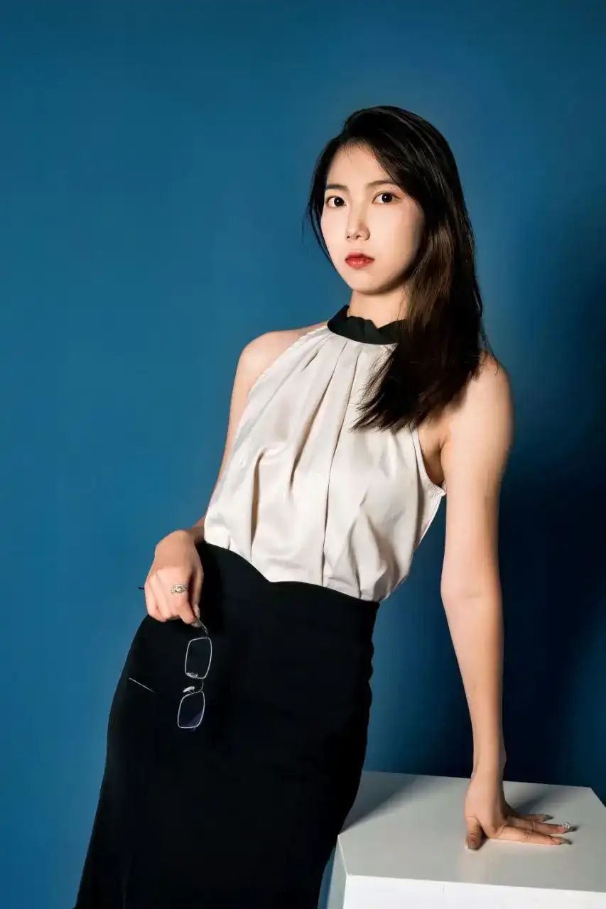 素人私访 极品国模 S4924   本套47P