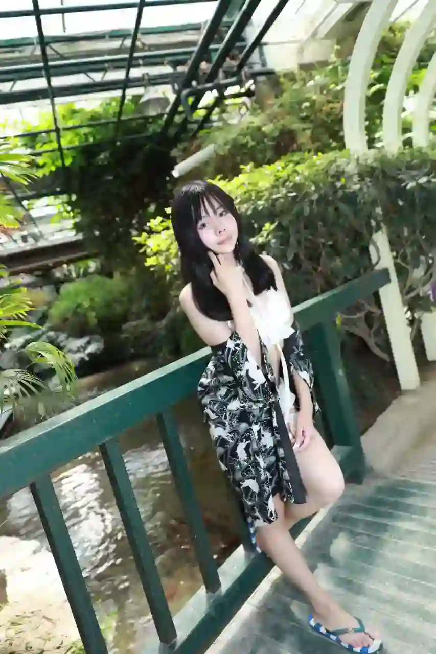 素人私房 极品国模 S4741  本套77P