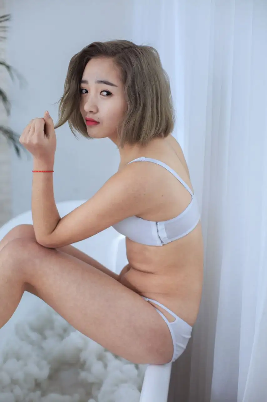 素人私房 极品国模 S4044  240P