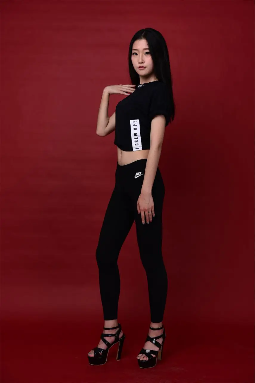 素人私房 极品国模 S4040  144P