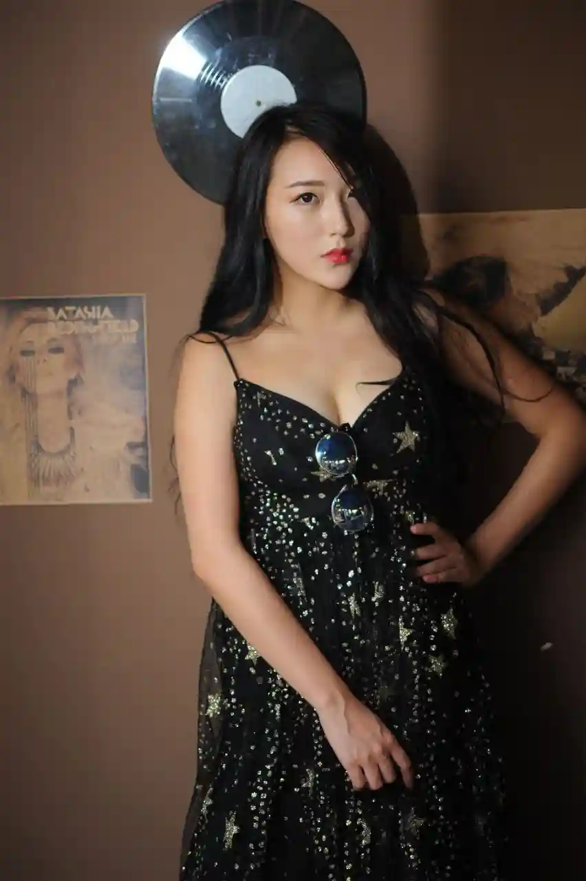 素人私访 极品国模 S5438 417P