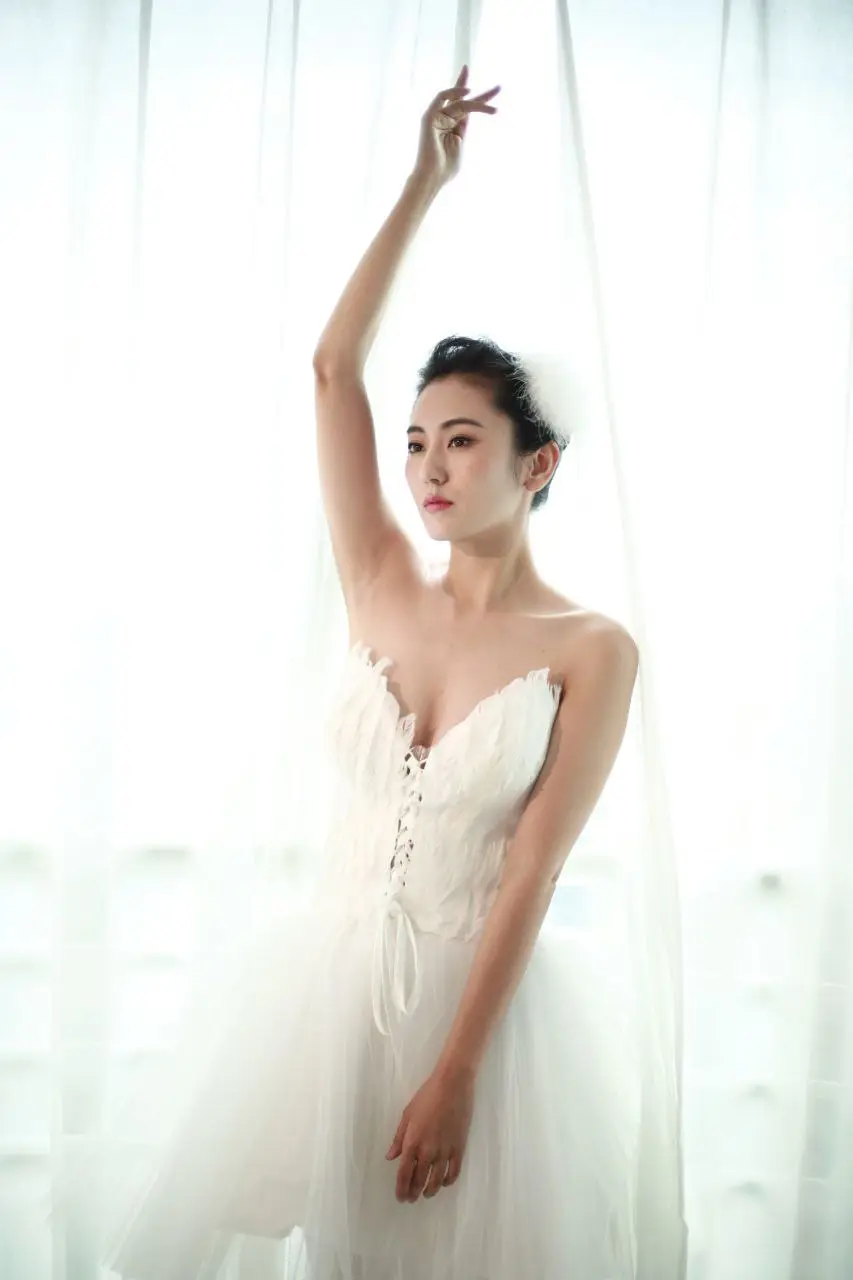 素人私房 极品国模 S3911  137P